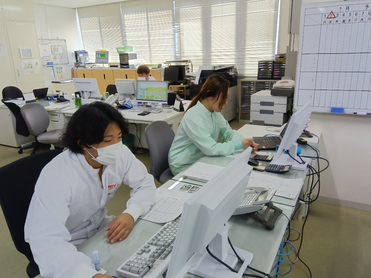 九州丸大食品株式会社　唐津工場写真３